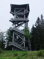 Oben besteigen die meisten Gäste noch den Aussichtsturm