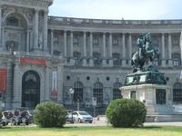 Auf dem Heldenplatz in Wien