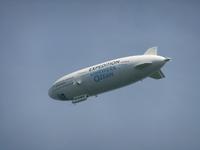 Über dem Bodensee sieht man die Zeppeline kreisen