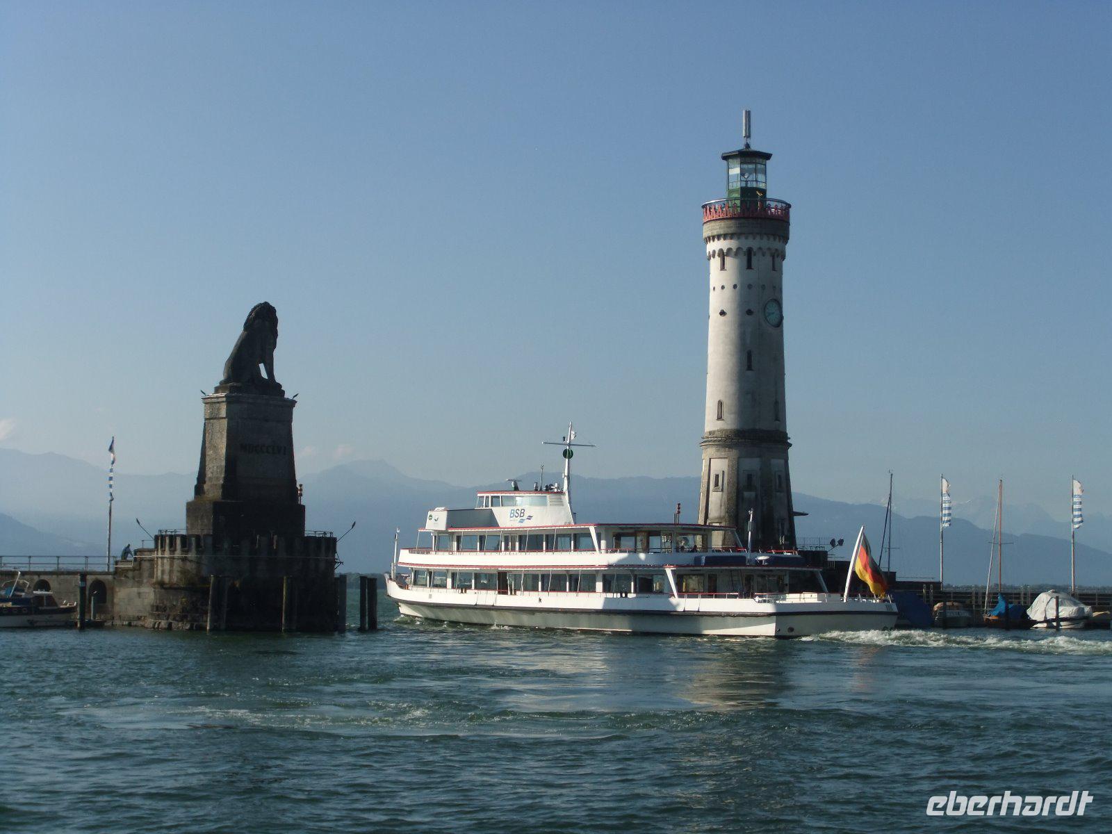 Mit einem Blick auf die Hafeneinfahrt in Lindau endet unsere Reise