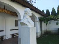 Im Innenhof des Hauses