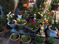 Vor dem Hotel ist alles liebevoll dekoriert