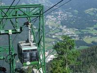 ...dann geht es mit der Seilbahn wieder nach unten