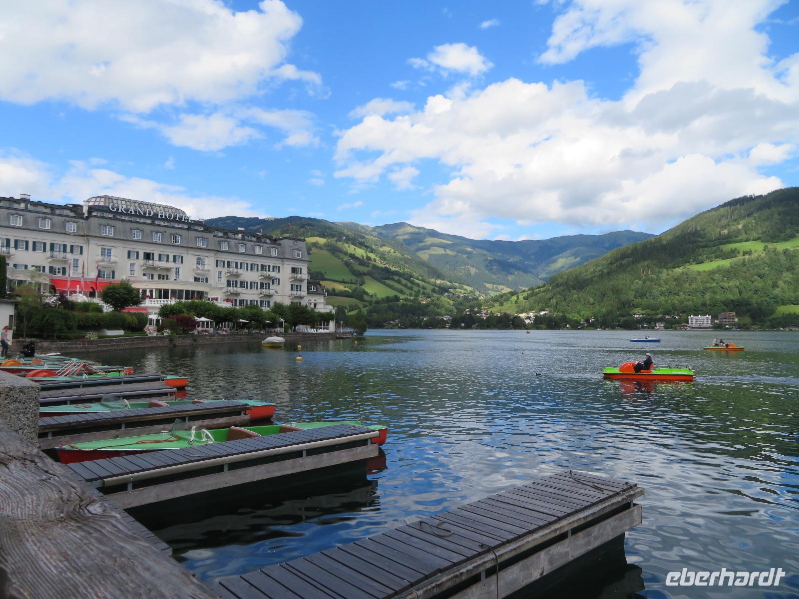 Blick zum Grand Hotel