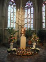 Wir sehen den siebenarmigen Leuchter...