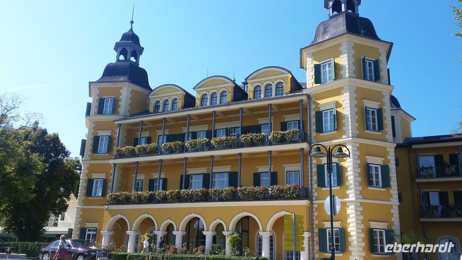 Ein Schloss am Wörthersee
