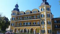 Ein Schloss am Wörthersee