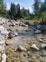Überquerung eines Bergbaches