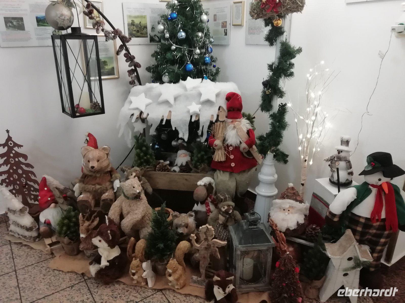 Im Hotel ist alles weihnachtlich dekoriert