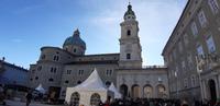 Residenzplatz mit Dom in Salzburg