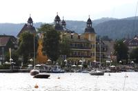 Das Schloß Velden aus einiger Entfernung vom Südufer