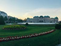 Schloss Belvedere mit Springbrunnen
