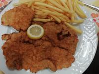 Am Abend lassen wir uns Wiener Schnitzel schmecken