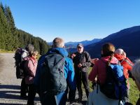 Unser Bergführer Charlie bei der Erzählung