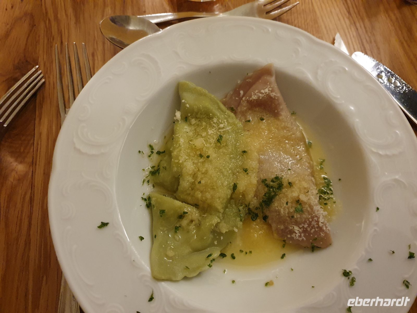 Tiroler Schlutzkrapfen mit zerlassener Butter und Parmesan