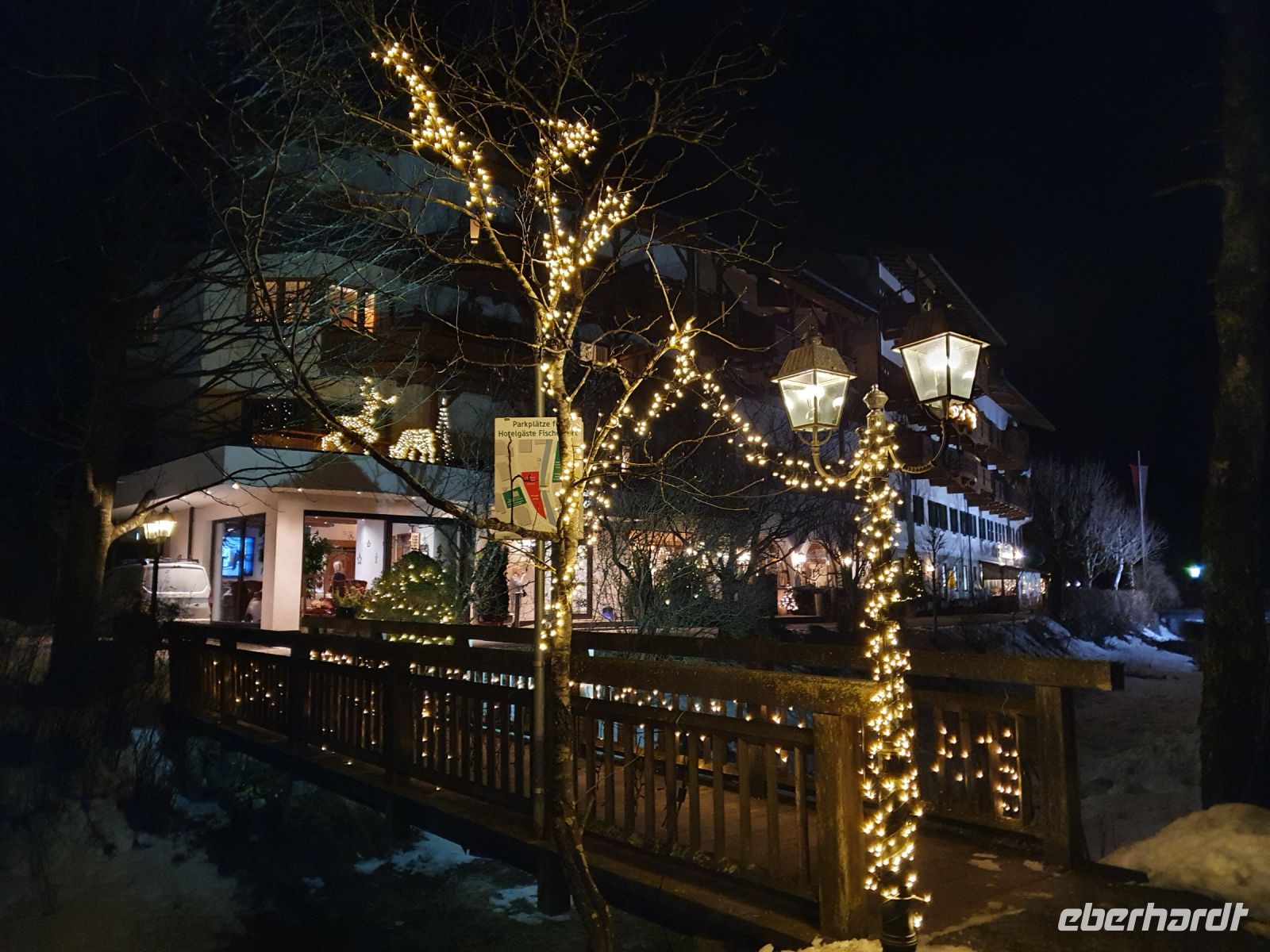 festtlich beleuchteter Fischerwirt