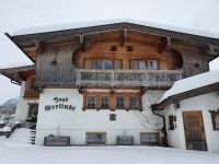 Pertisau hat viele schöne alte Häuser mit reicher Verziehrung