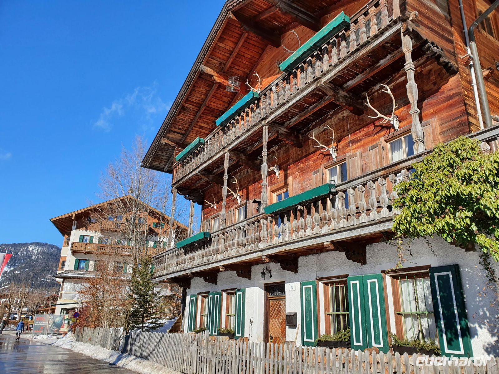 Achenkirch, Forsthaus und Fischerwirt im Hintergrund