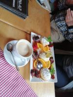 es gibt nicht nur Kuchen in der Sonna-Alp