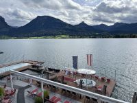 Blick auf den Poolbereich vom Weißen Rössl