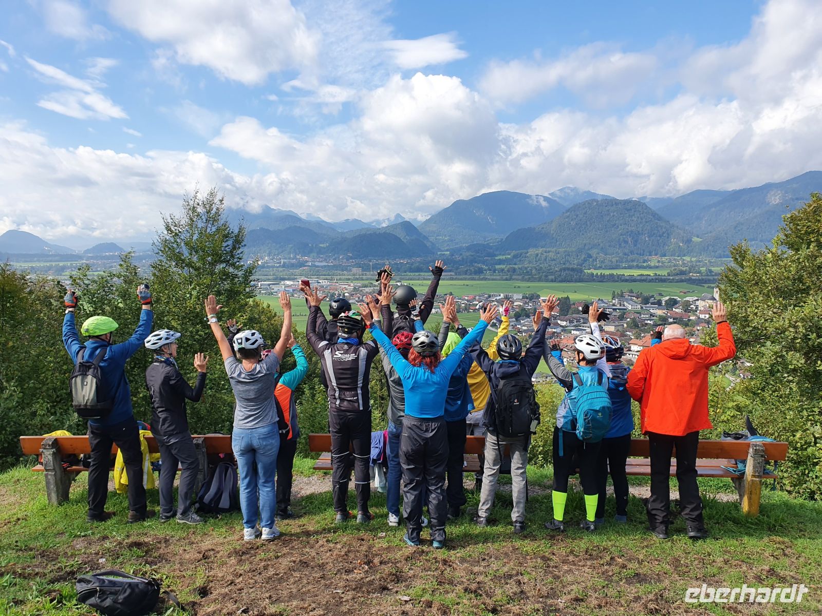 Gruppenbild an der St. Nikolaus Kapelle.jpg
