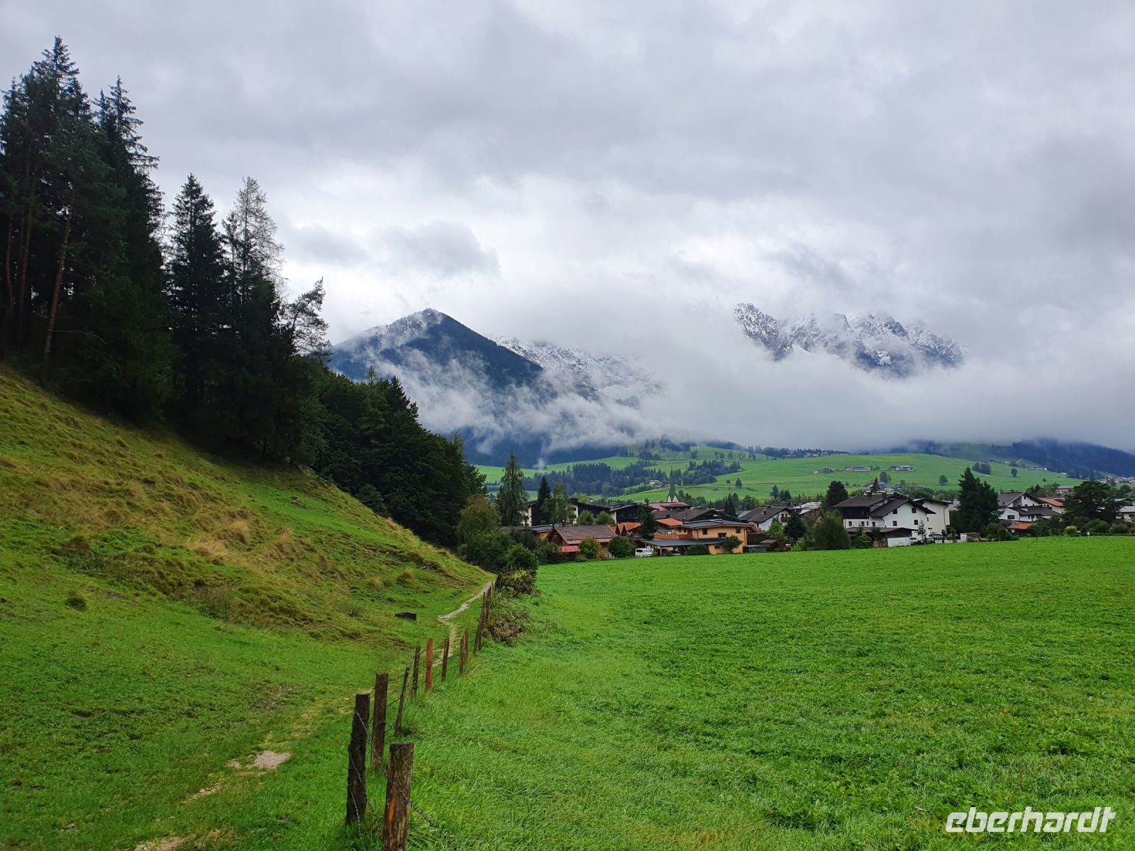 Schneebedeckte Berge.jpg