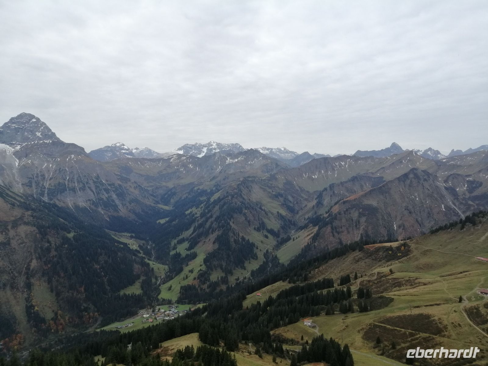 Blick vom Walmendinger Horn ins Bärgunttal