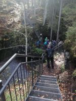 Schwarzwassertal, Abstieg zur Naturbrücke