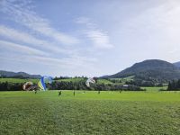 Paragleiter in Kössen.jpg