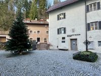 5. Reisetag – Ausflug nach Hallein zum Stille-Nacht-Museum – Stille-Nacht-Museum mit Kenotaph