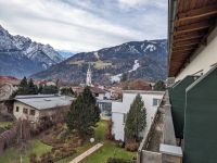 Blick aus dem Hotel auf die Skipiste am Hochstein.