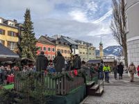 Die Bläser spielen Weihnachtliches...