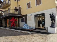 Blickfang Skikleidung...