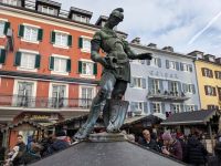 Der Florianibrunnen am Hauptplatz in Lienz.