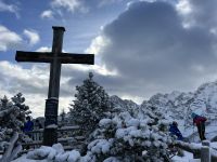 Gipfelkreuz am Scheitelpunkt
