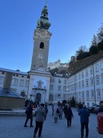 Im Innenhof des Domquartiers mit Blick auf die Festung