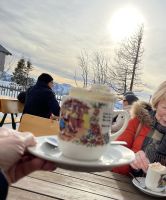 Heißer Kakao mit Schlagobers