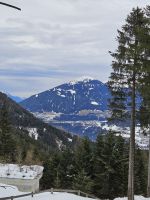 Blick zum Patscherkofel und zur Brenner Autobahn