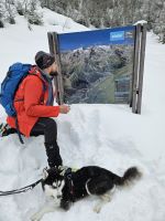 Kevin erläutert unsere Wanderstrecke