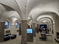 Innsbruck, Touristinformation im ehemaligen Perdestall der Habsburger in der Stadtmauer