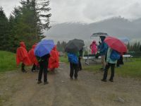 Rote Regencapes sind der Renner!