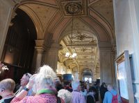 Wiener Oper, Eingangsbereich