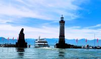 Der Hafen von Lindau mit Löwendenkmal und Leuchtturm