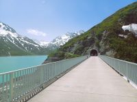 Im Tunnel wartet eine Überraschung auf uns...