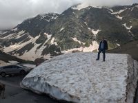 Gletscherreste mit Reiseleiter