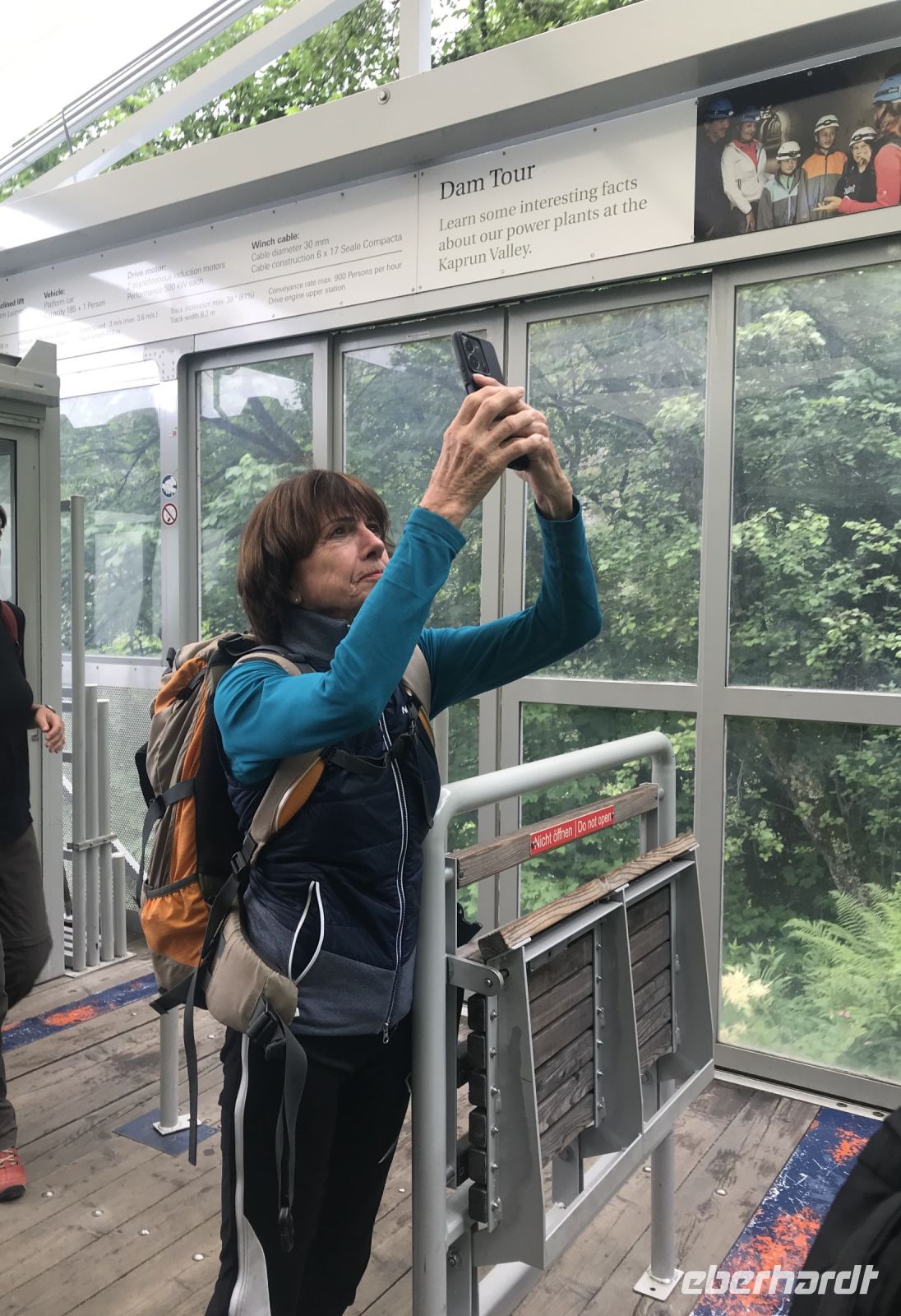 Unsere Herta im Aufzug