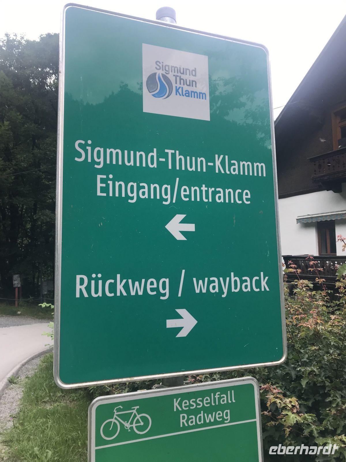 ...hinein in die Klamm