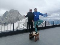Busfahrer Andreas und Reiseleiter Andrej - ein gutes Team, am Dachstein