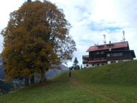 DSCN9506.JPG   Weg zum Heuberg Lift