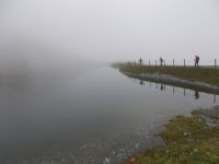 DSCN9520.JPG  die Wanderer im Nebelmeer - Speichersee Kanzelwand